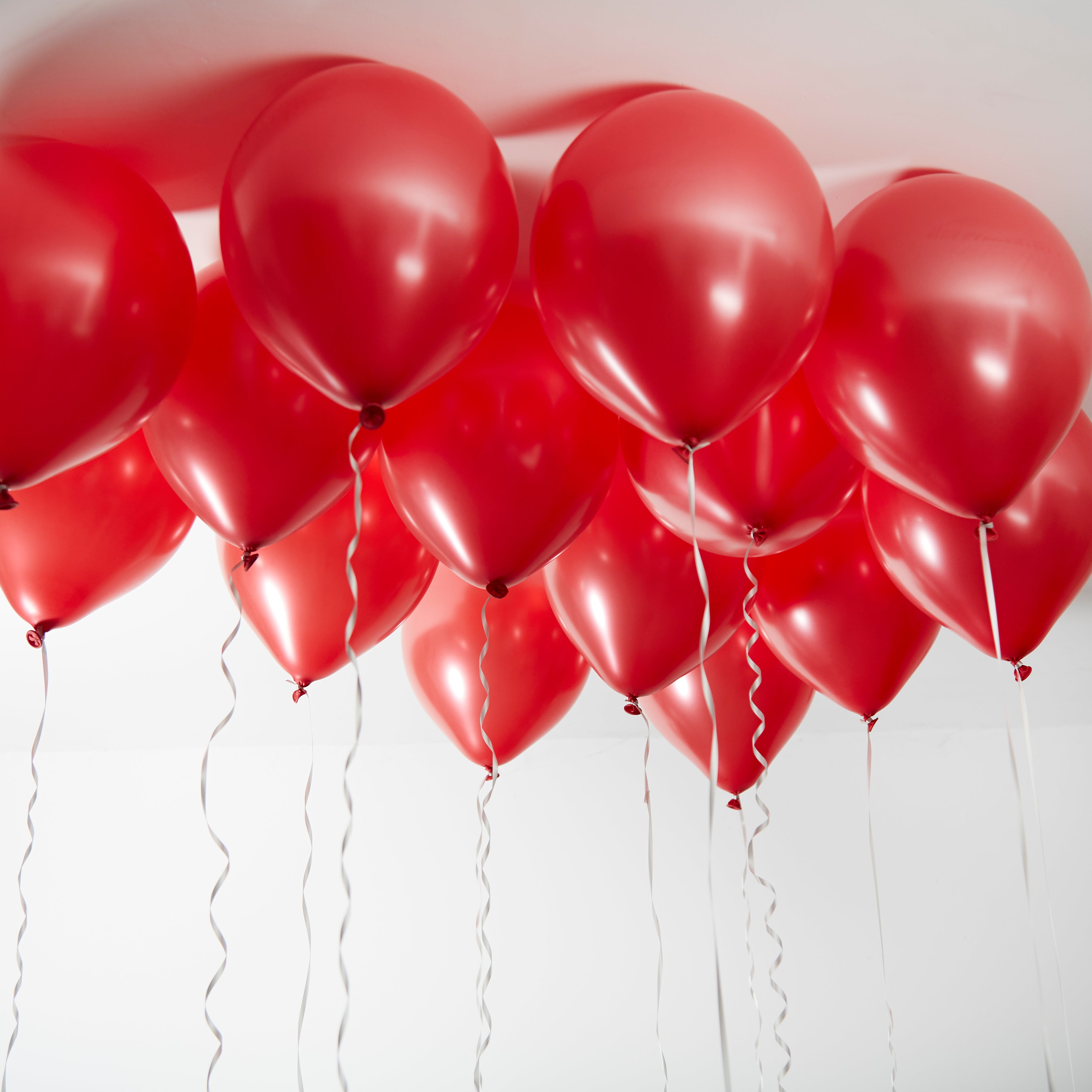 green-paw-metallic-balloons-luftballons-rot-50-st-ck-latex image 3